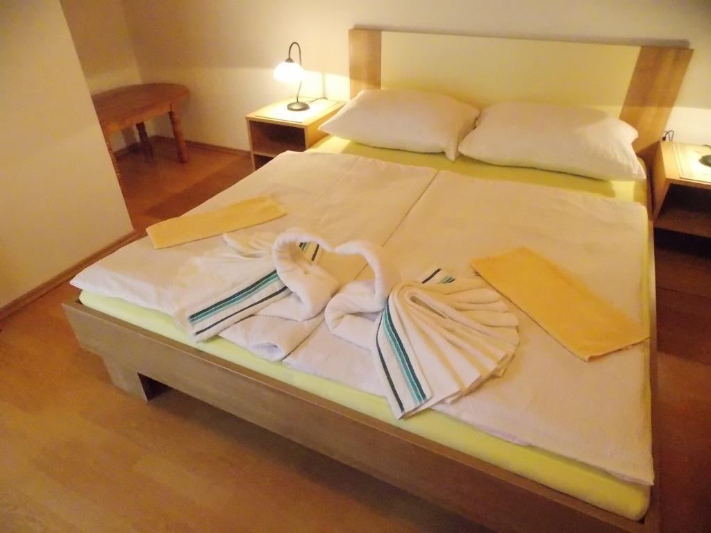 Apartments Smirnov Dreznik Grad Bagian luar foto